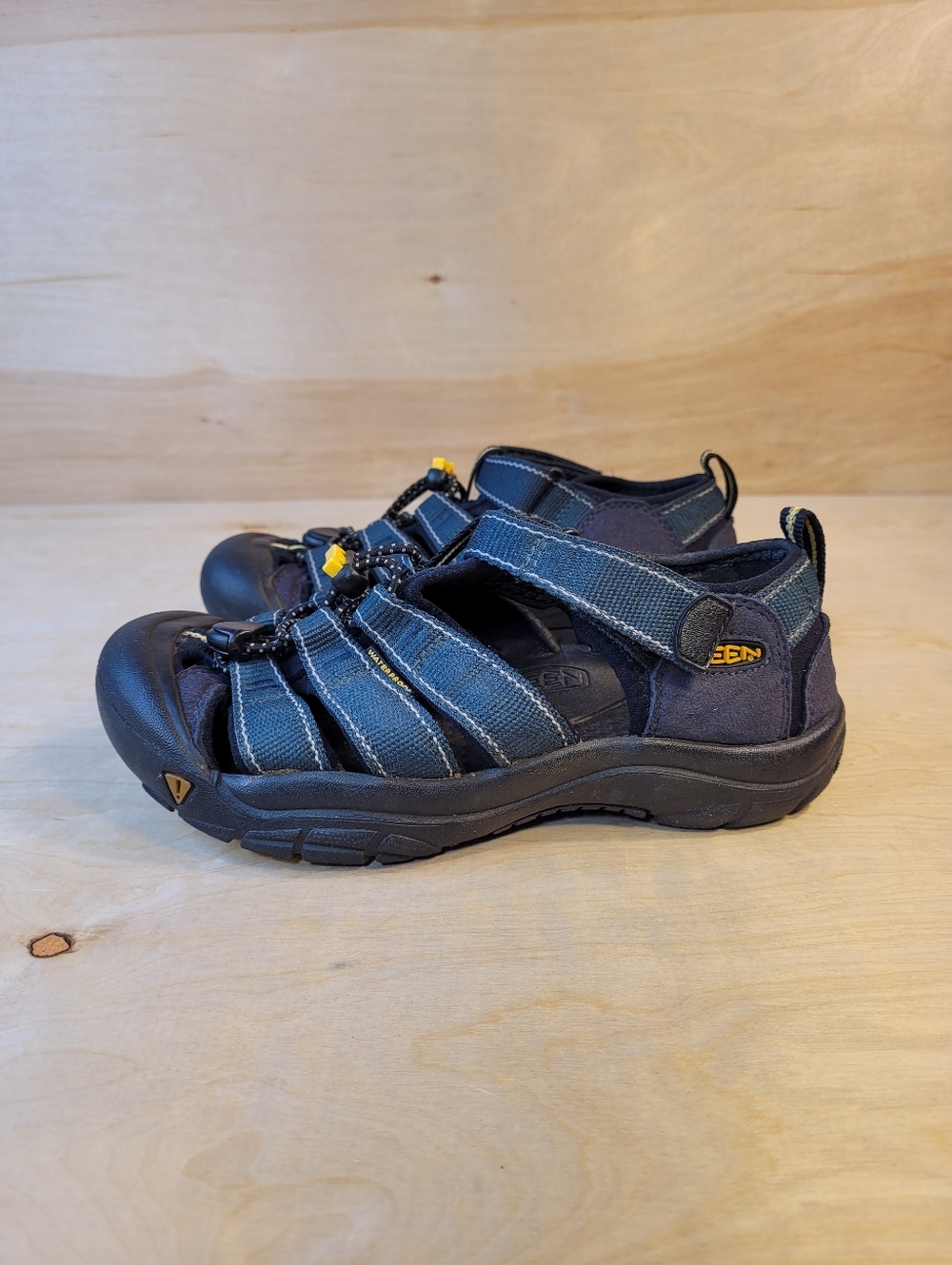 KEEN Newport H2 Waterproof Hiking Washable Kids Sandals - Picture 5 of 10